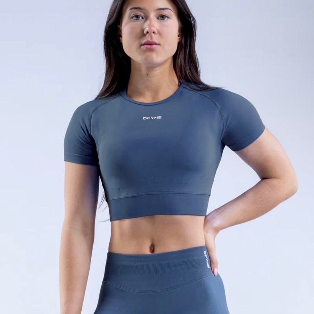 Dfyne Impact Crop Top